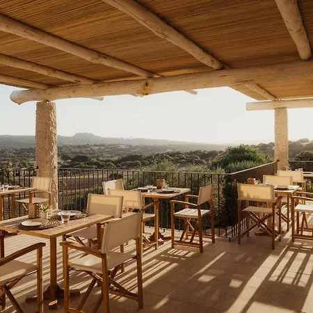Nuali - Stazzo In Gallura לינה וארוחת בוקר 4*